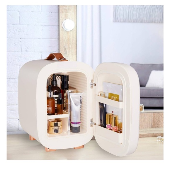 Gubi skincare fridge - Picture 4 of 5